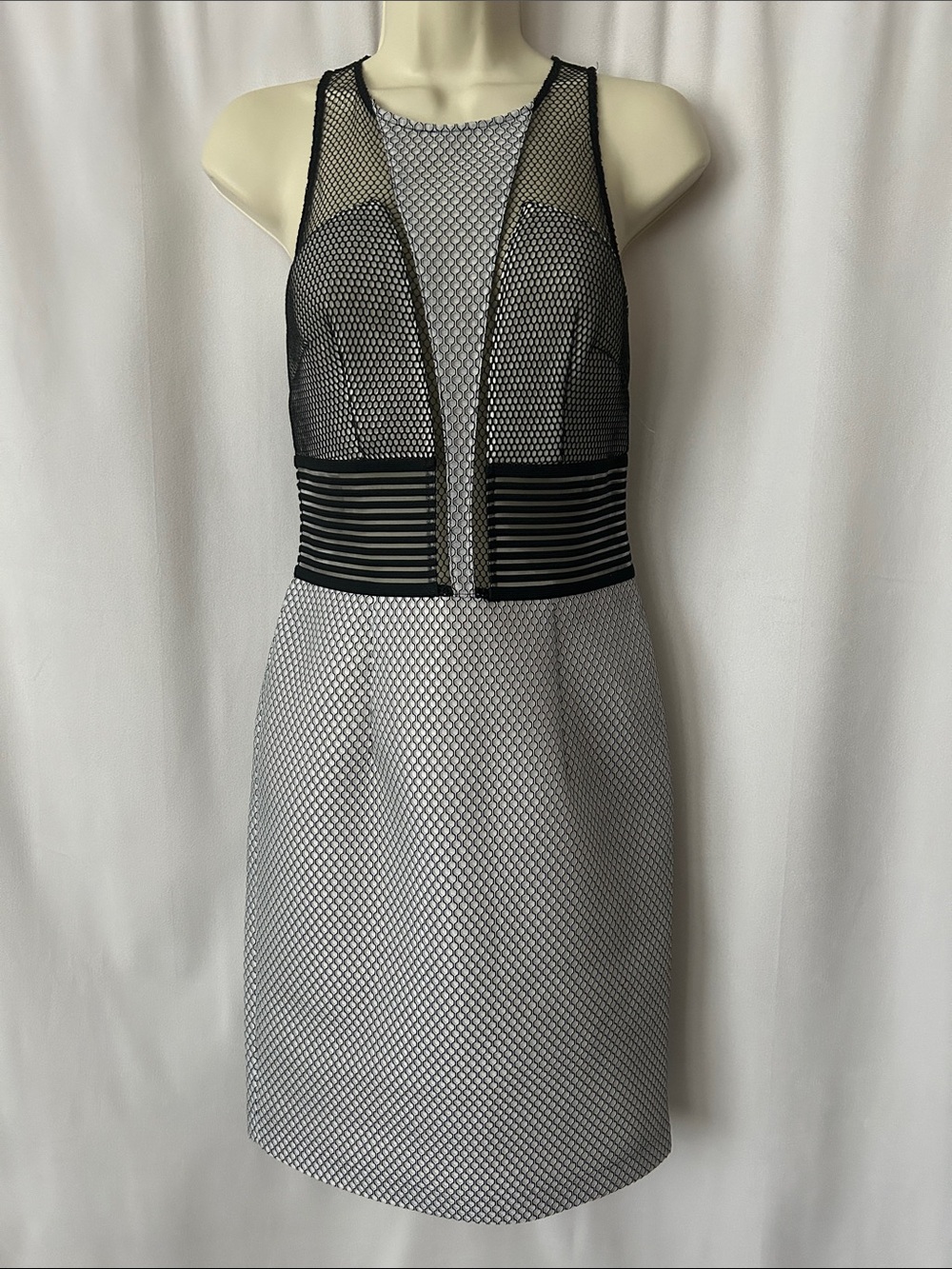 Sachin & Babi NWT Sexy Black/White Convergence Body-con Dress **Size 2** 🔥🔥